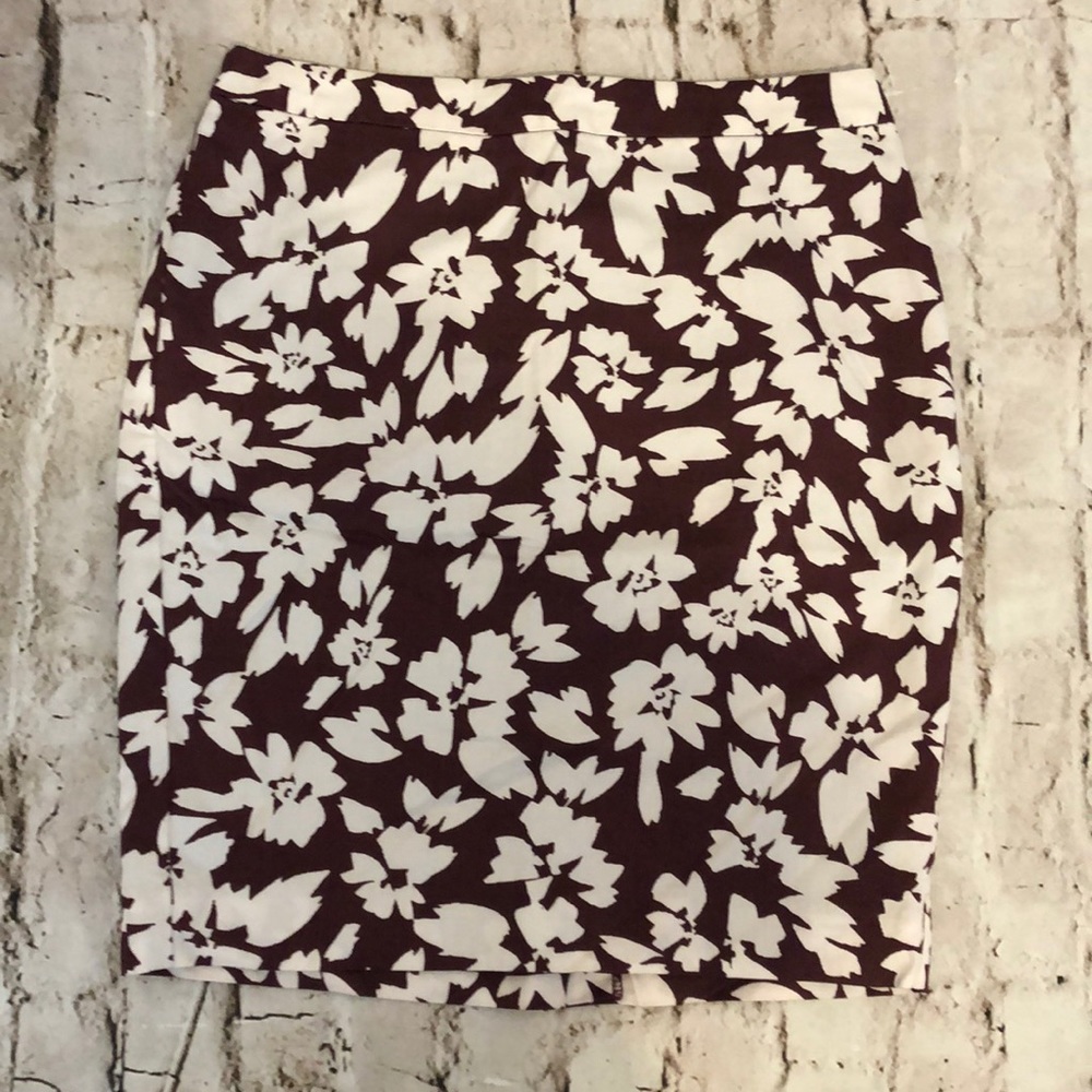 Ann Taylor LOFT Skirt Size 00P Floral Print
